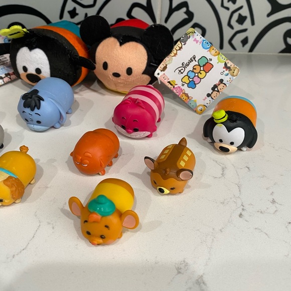 Disney Tsum Tsum Lot of 15 Plush Vinyls Keychain Adorable - Picture 2 of 5